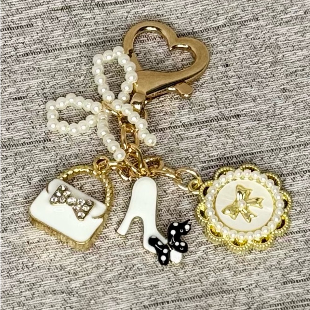 NEW Gold & White Fashion Bag Charm / Keychain - (show, purse, bow, heart clasp) - Picture 4 of 4